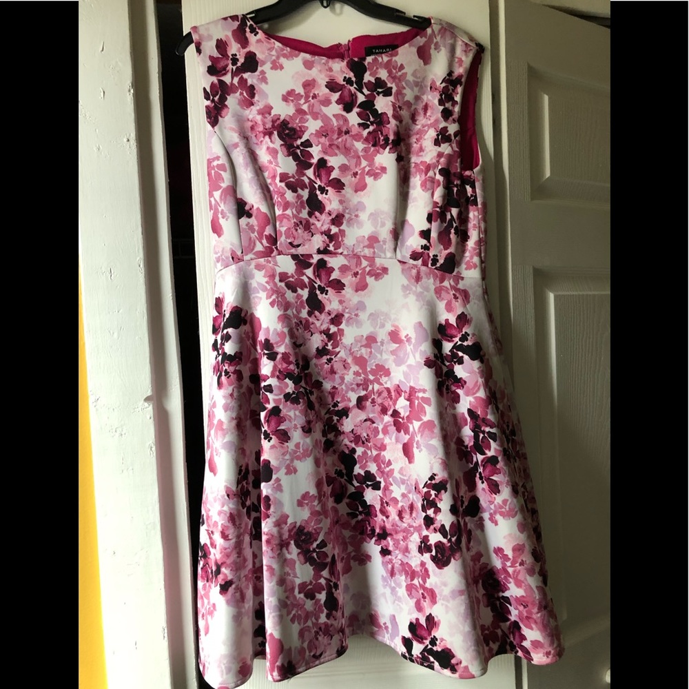 Tahari sleeveless floral dress size 10